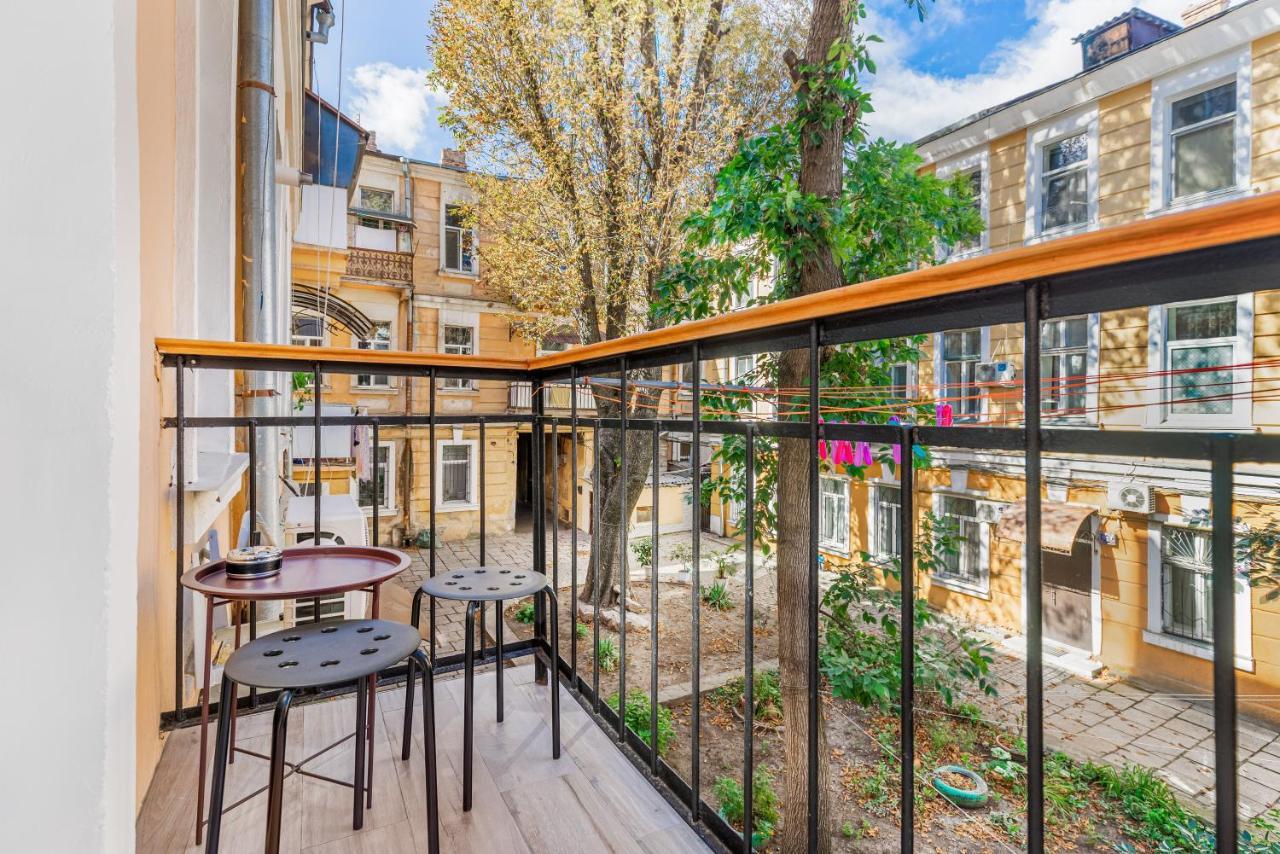 Квартира С Балконом И 2 Спальнями "Na Knyazheskoy" Apartamento Odesa Exterior foto
